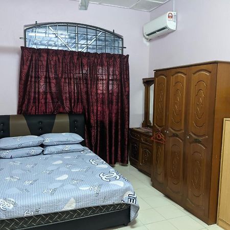 Aryani Homestay Kampong Kelemak 외부 사진