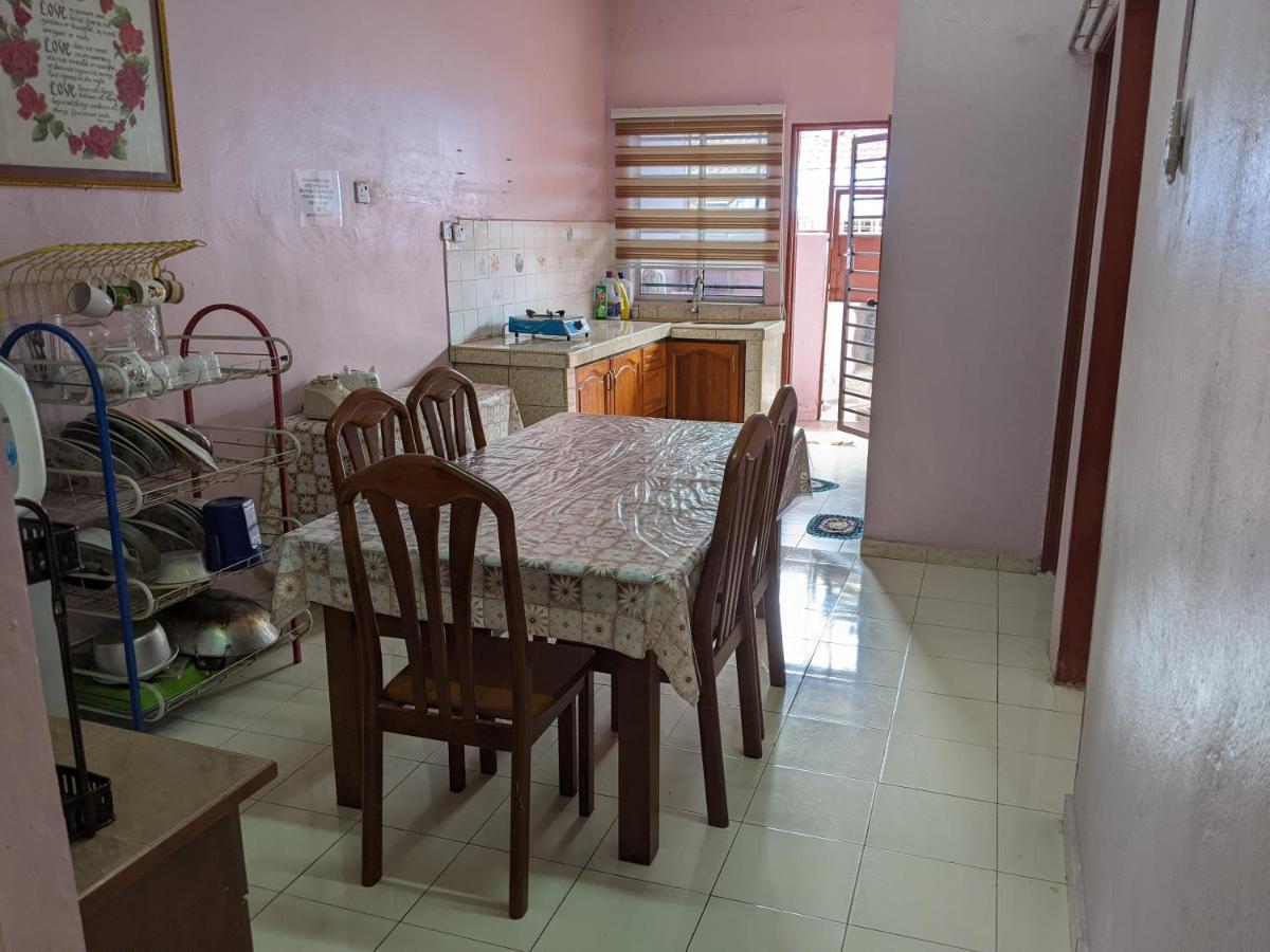 Aryani Homestay Kampong Kelemak 객실 사진